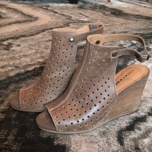 Perforated peep toe wedge